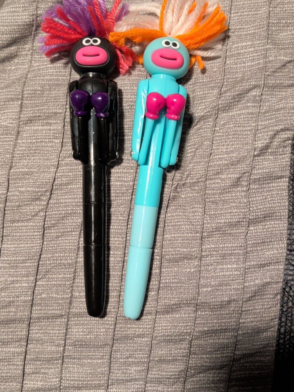 Novelty Boxing Pens with Yarn Hair - Choose 1 Black Or Teal Blue